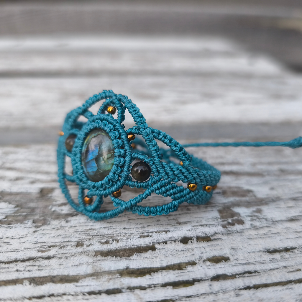 Návod na macramé náramok„Noemi“ – PDF fotonávod krok za krokom