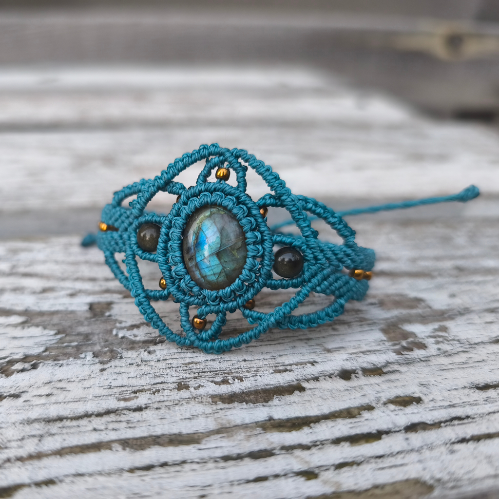 Návod na macramé náramok„Noemi“ – PDF fotonávod krok za krokom